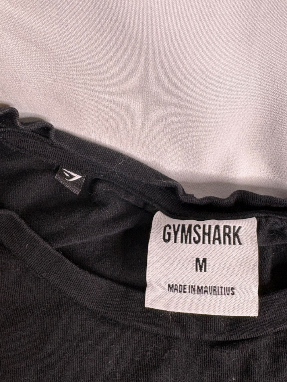 Gymshark Crop Top Womens Medium Black Workout Boxy Fit Logo Fraction Cropped - Picture 4 of 6